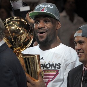 Kaiyun开云官方网站中国登录-热火老板称多位球队成员已入选名人堂，詹姆斯与斯波亦将实至名归