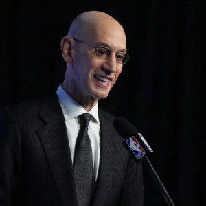 小卡再爆新瓜！华裔快船副主席被拖下水！